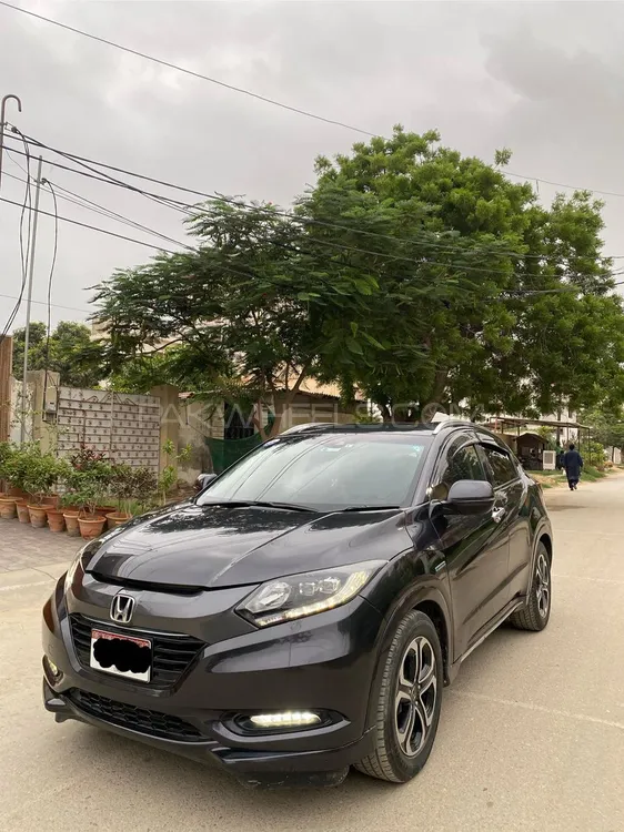 Honda Vezel 2017 for Sale in Karachi Image-1