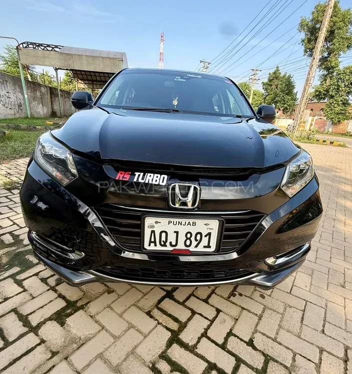 Honda Vezel 2017 for Sale in Lahore Image-1