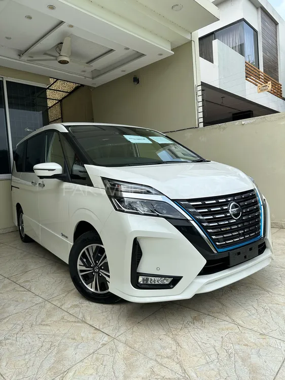 Nissan Serena 2020 for Sale in Gujranwala Image-1