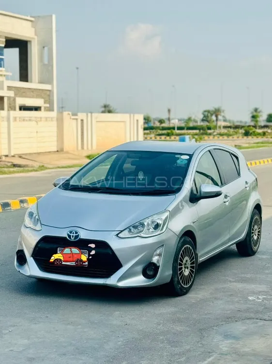 Toyota Aqua 2015 for Sale in Multan Image-1