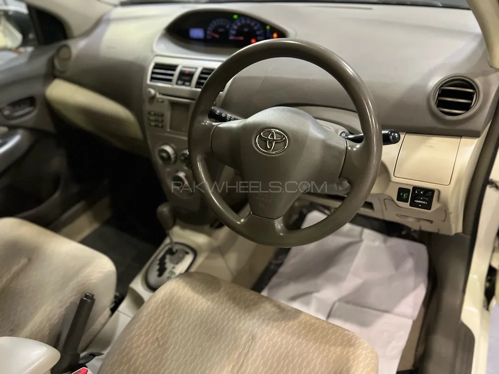 Toyota Belta 2010 for Sale in Karachi Toyota Belta 2010 for Sale in Karachi Image-8