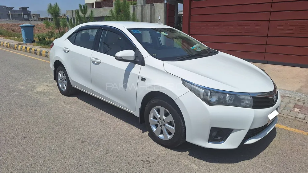 Toyota Corolla 2016 for Sale in Peshawar Image-1