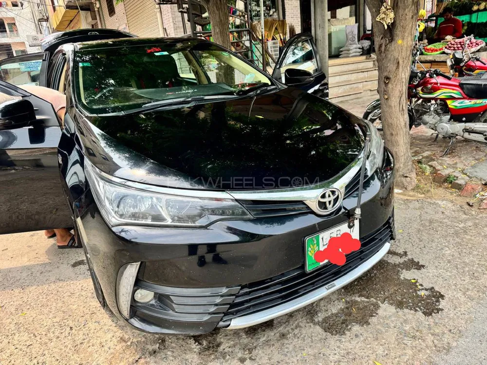 Toyota Corolla 2017 for Sale in Lahore Image-1