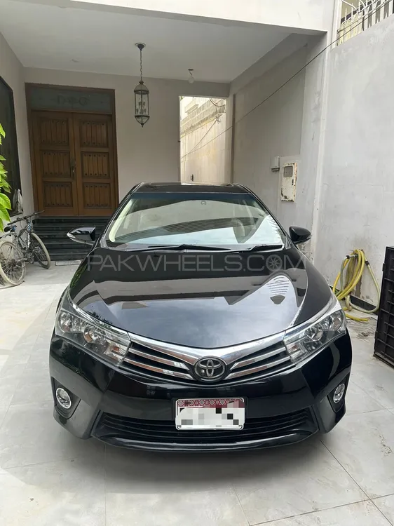 Toyota Corolla 2017 for Sale in Karachi Image-1