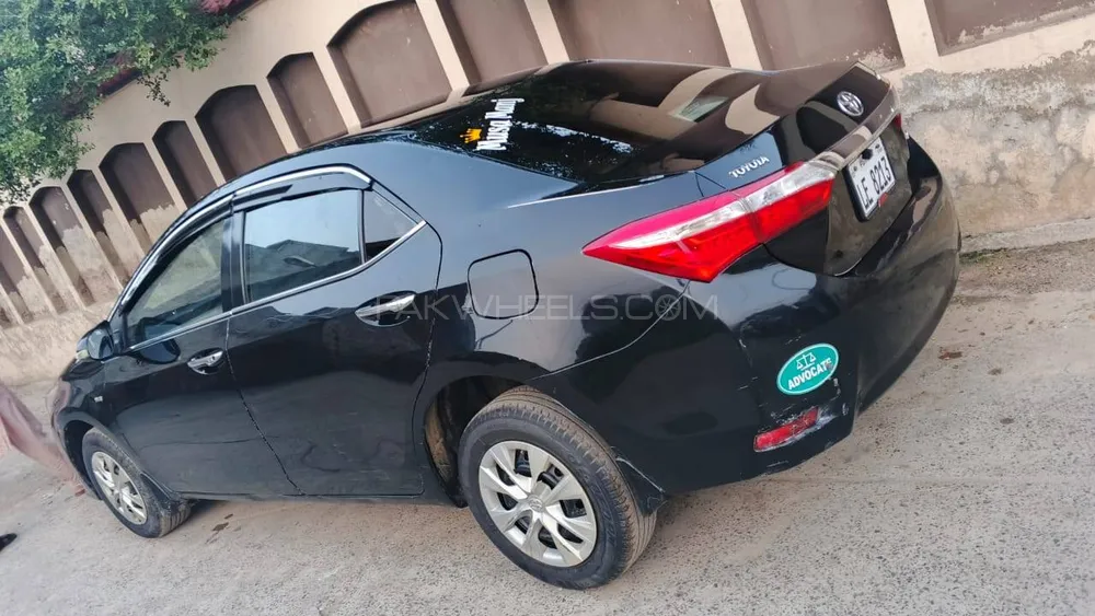 Toyota Corolla 2015 for Sale in Lahore Image-1