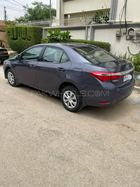Toyota Corolla 2017 for Sale in Karachi Image-1