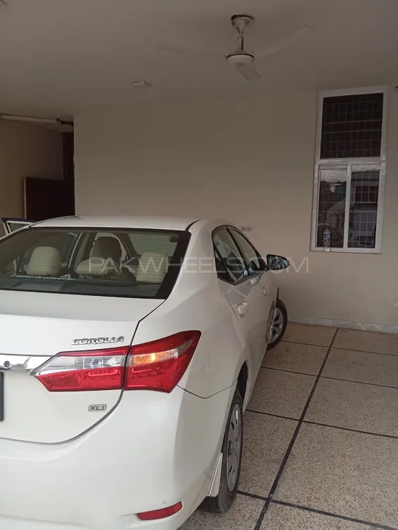 Toyota Corolla 2016 for Sale in Lahore Image-1
