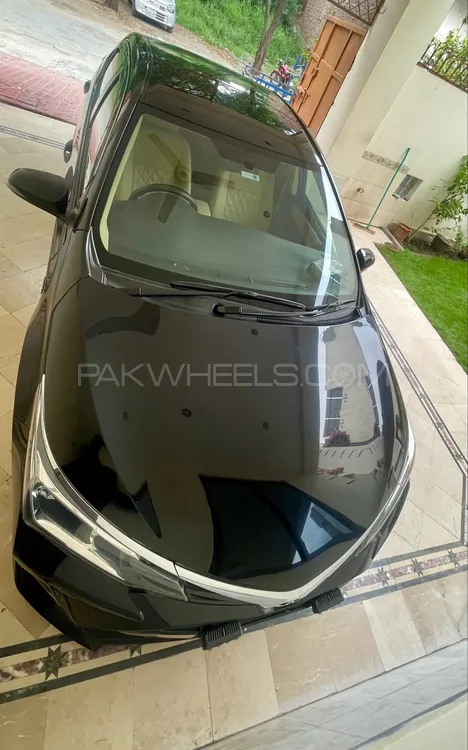 Toyota Corolla 2020 for Sale in Faisalabad Image-1