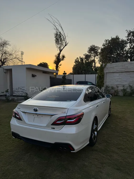 Toyota Crown 2018 for Sale in Islamabad Image-1