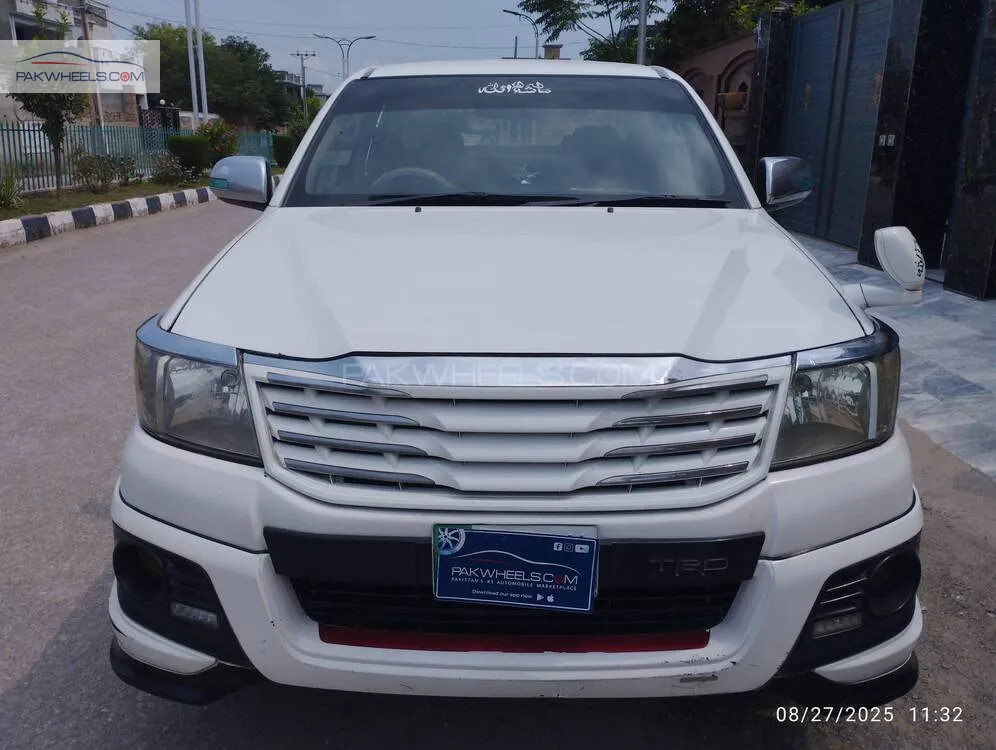 Toyota Hilux 2016 for Sale in Peshawar Image-1