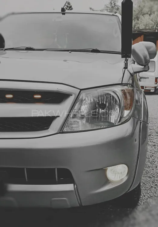 Toyota Hilux 2011 for Sale in Abbottabad Image-1