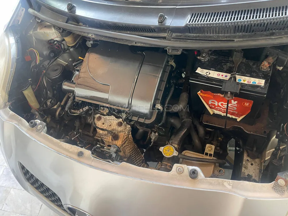 Toyota Vitz 2005 for Sale in Swabi Image-1