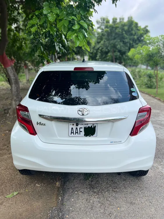 Toyota Vitz 2016 for Sale in Lahore Image-1