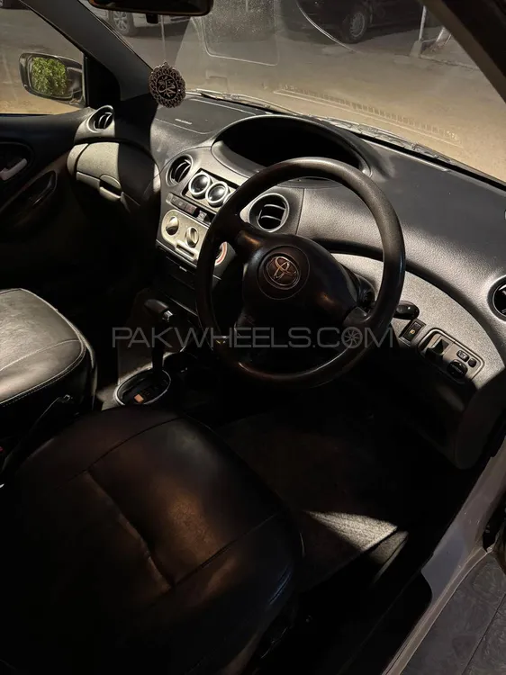 Toyota Vitz 2004 for Sale in Karachi Image-1