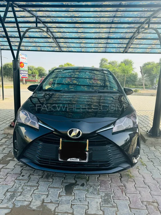 Toyota Vitz 2018 for Sale in Lahore Image-1