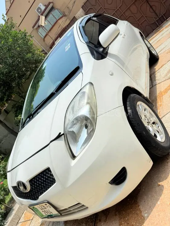 Toyota Vitz 2006 for Sale in Peshawar Image-1