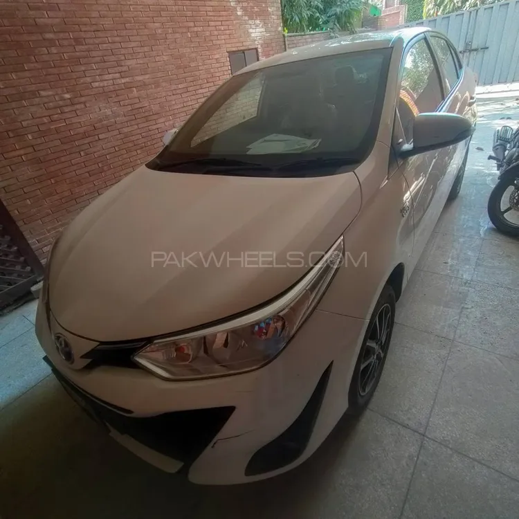 Toyota Yaris Sedan 2021 for Sale in Lahore Image-1