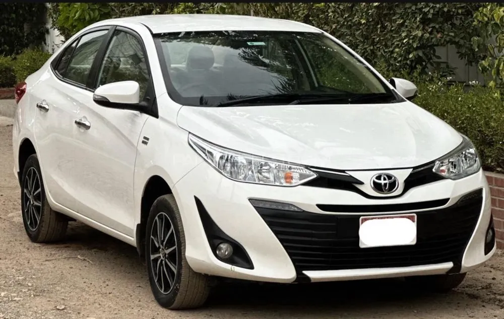 Toyota Yaris Sedan 2021 for Sale in Karachi Image-1