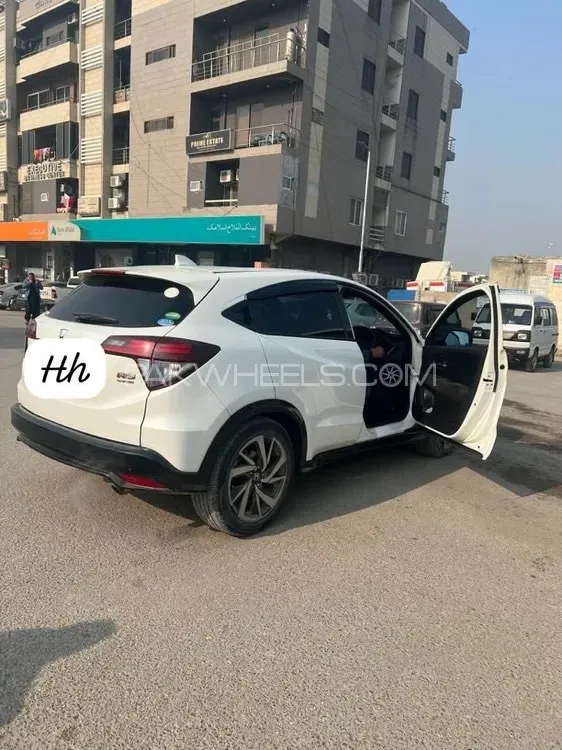 Honda Vezel 2017 for Sale in Islamabad Image-1