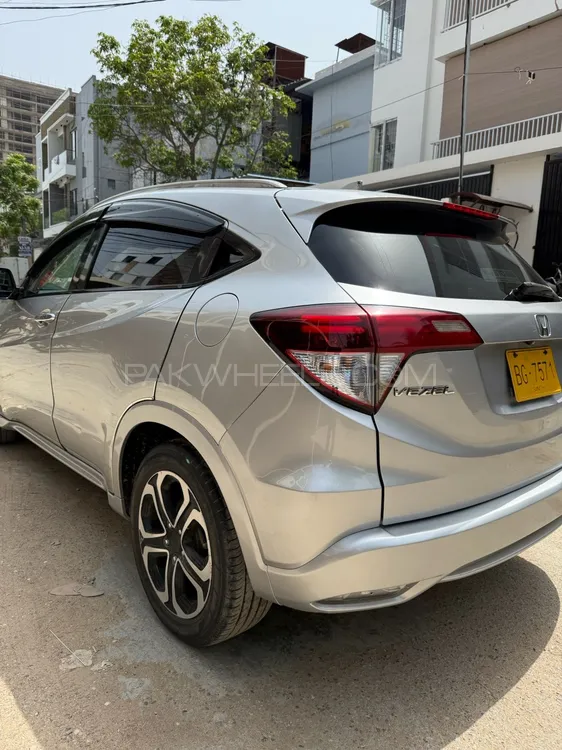 Honda Vezel 2014 for Sale in Karachi Image-1