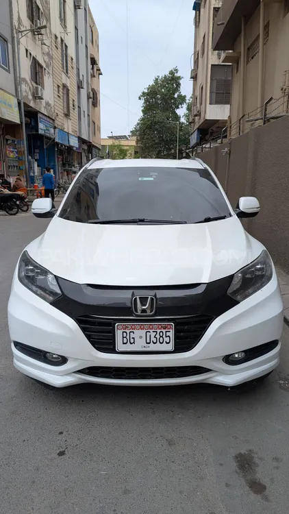 Honda Vezel 2016 for Sale in Karachi Image-1