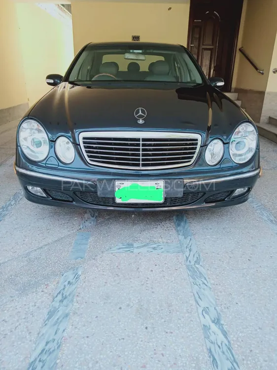 Mercedes Benz E Class 2004 for Sale in Lahore Image-1