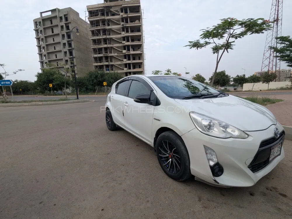 Toyota Aqua 2015 for Sale in Karachi Image-1