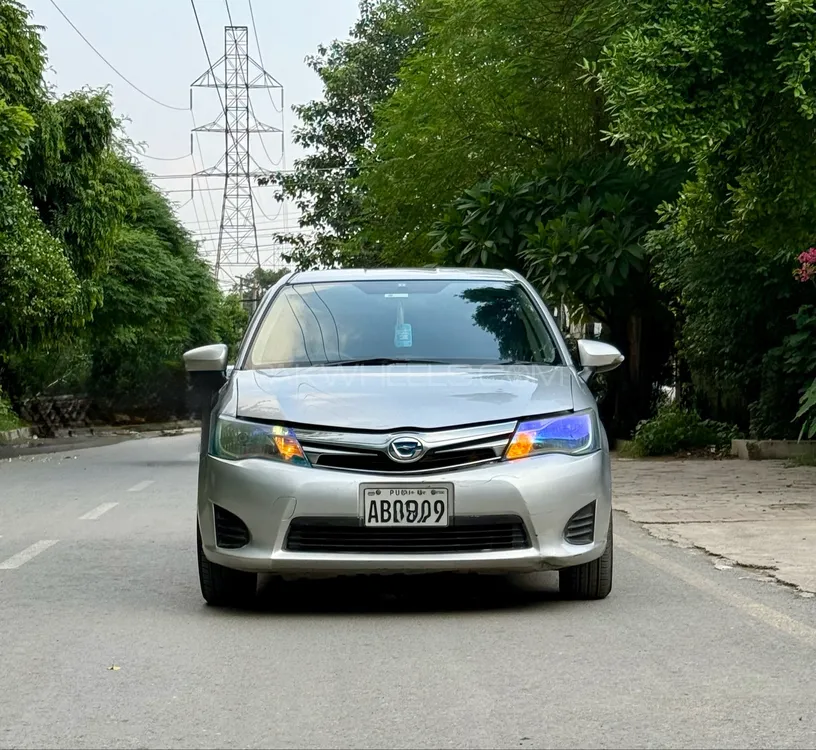 Toyota Corolla Axio 2014 for Sale in Lahore Image-1