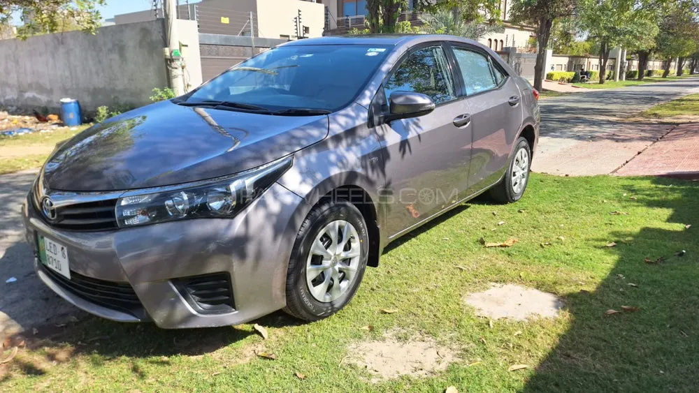 Toyota Corolla 2016 for Sale in Islamabad Image-1