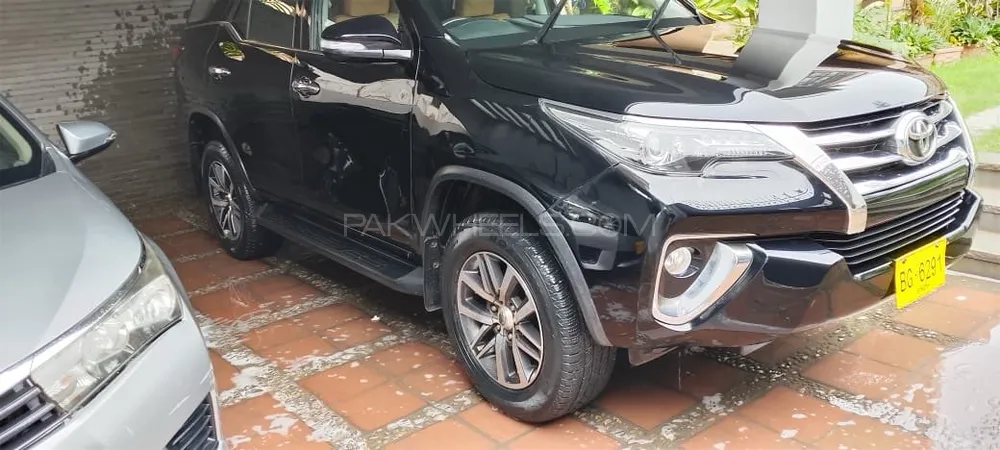 Toyota Fortuner 2017 for Sale in Karachi Image-1