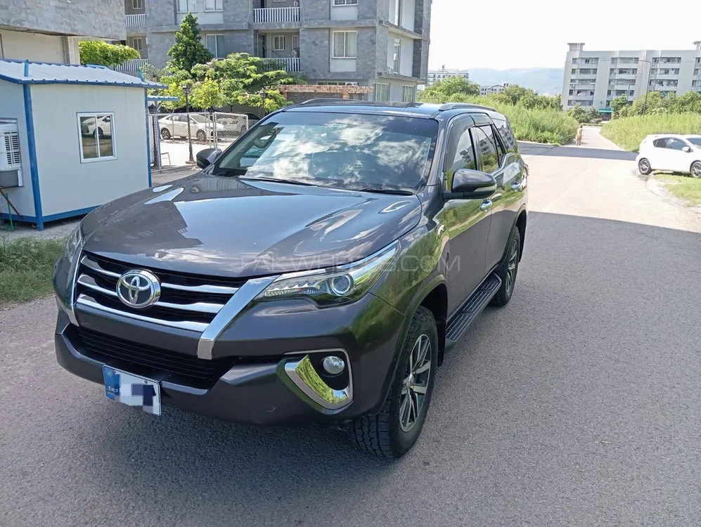 Toyota Fortuner 2017 for Sale in Islamabad Image-1
