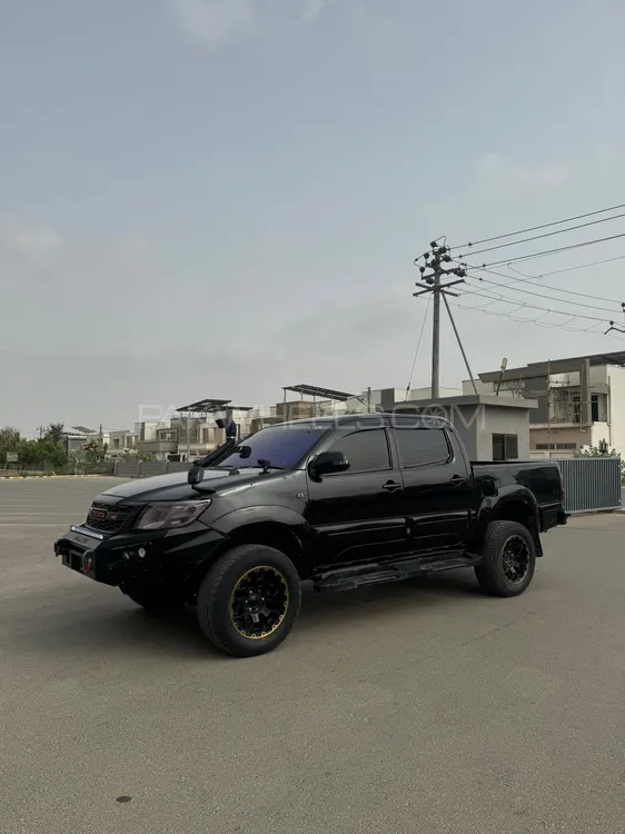 Toyota Hilux 2005 for Sale in Karachi Image-1