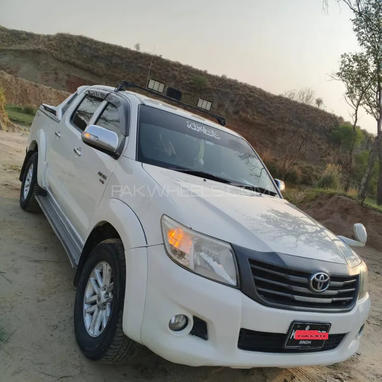 Toyota Hilux 2016 for Sale in Pindi gheb Image-1