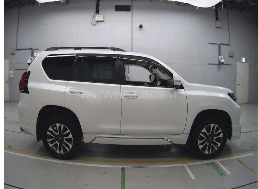 Toyota Prado 2022 for Sale in Islamabad Toyota Prado 2022 for Sale in Islamabad Image-4