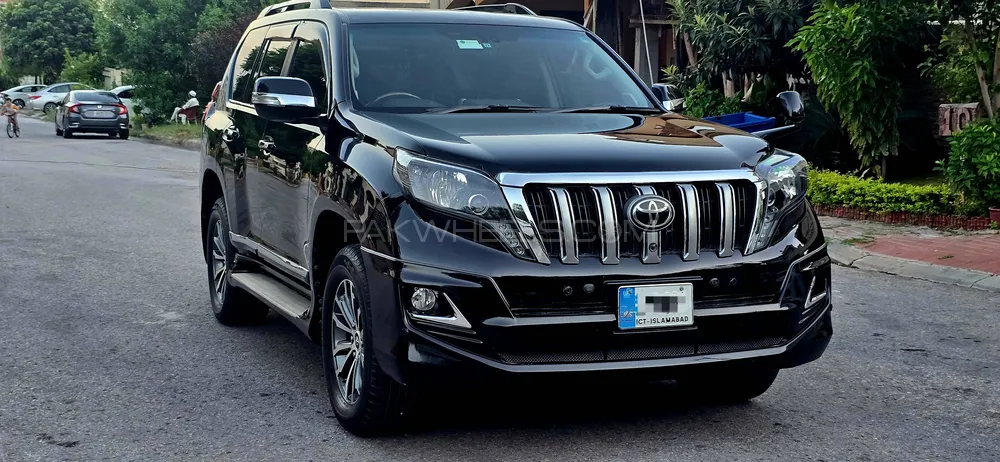 Toyota Prado 2010 for Sale in Islamabad Image-1