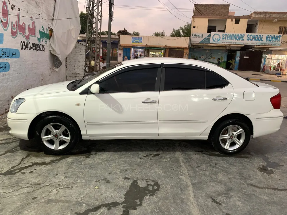 Toyota Premio 2002 for Sale in Kohat Image-1