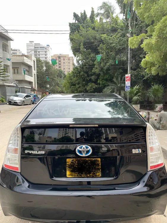 Toyota Prius 2011 for Sale in Karachi Image-1