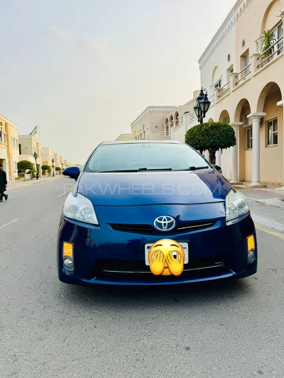 Toyota Prius 2011 for Sale in Lahore Image-1