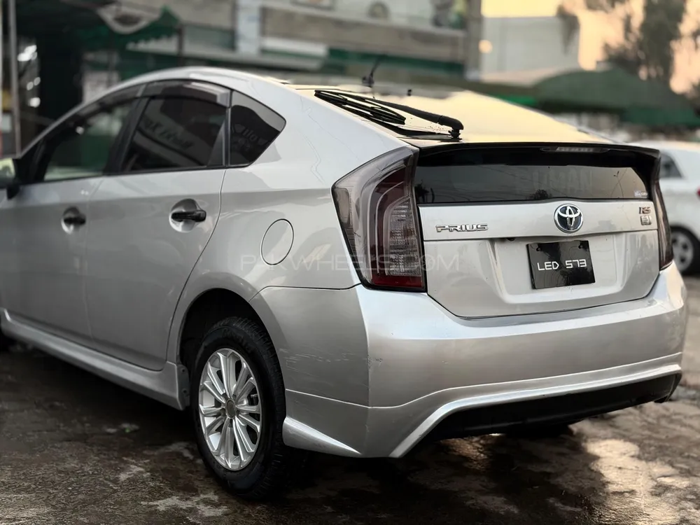 Toyota Prius 2012 for Sale in Lahore Image-1