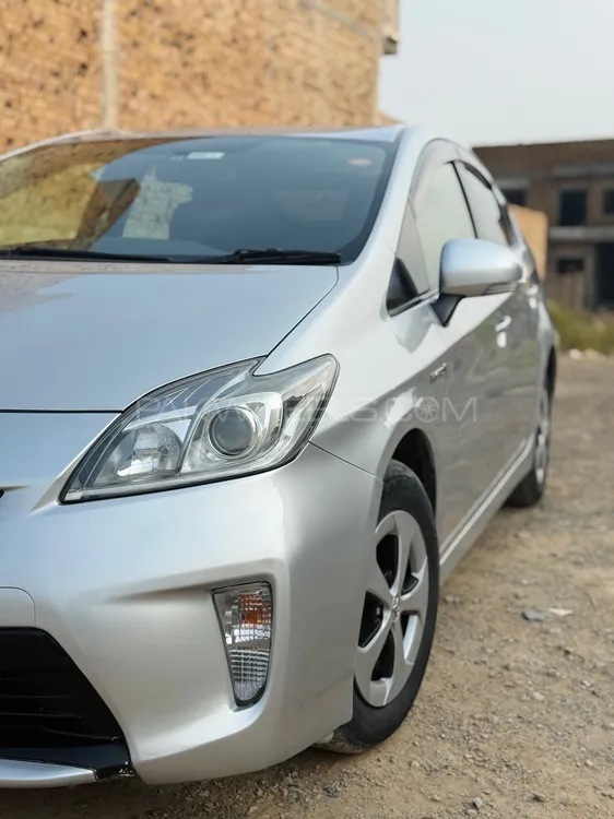 Toyota Prius 2015 for Sale in Peshawar Image-1