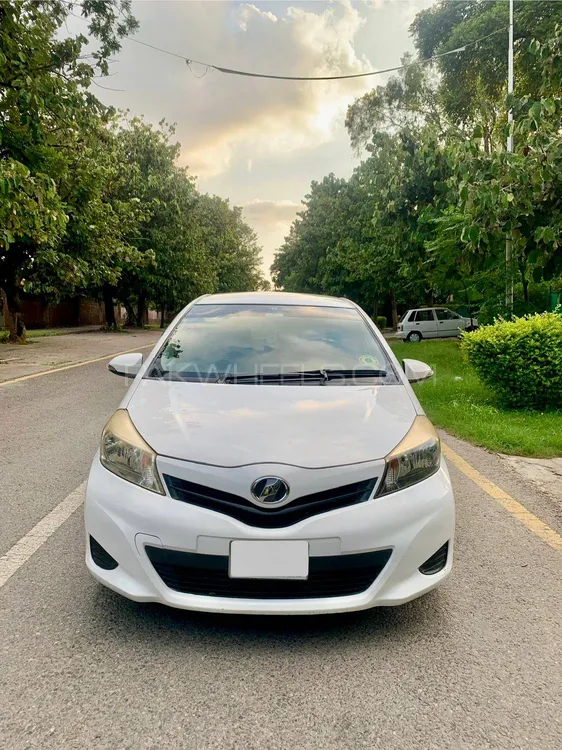 Toyota Vitz 2012 for Sale in Islamabad Image-1