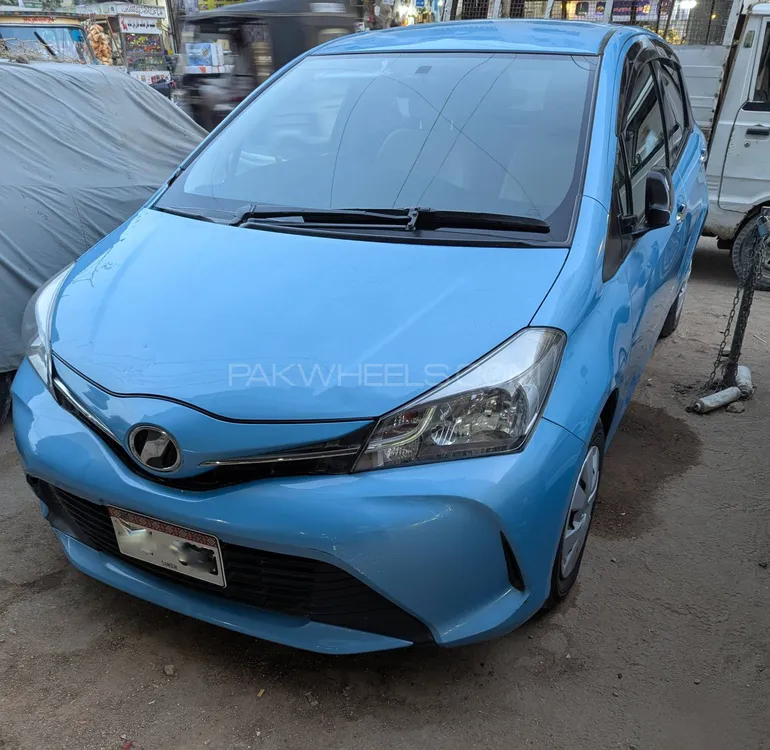 Toyota Vitz 2015 for Sale in Karachi Image-1
