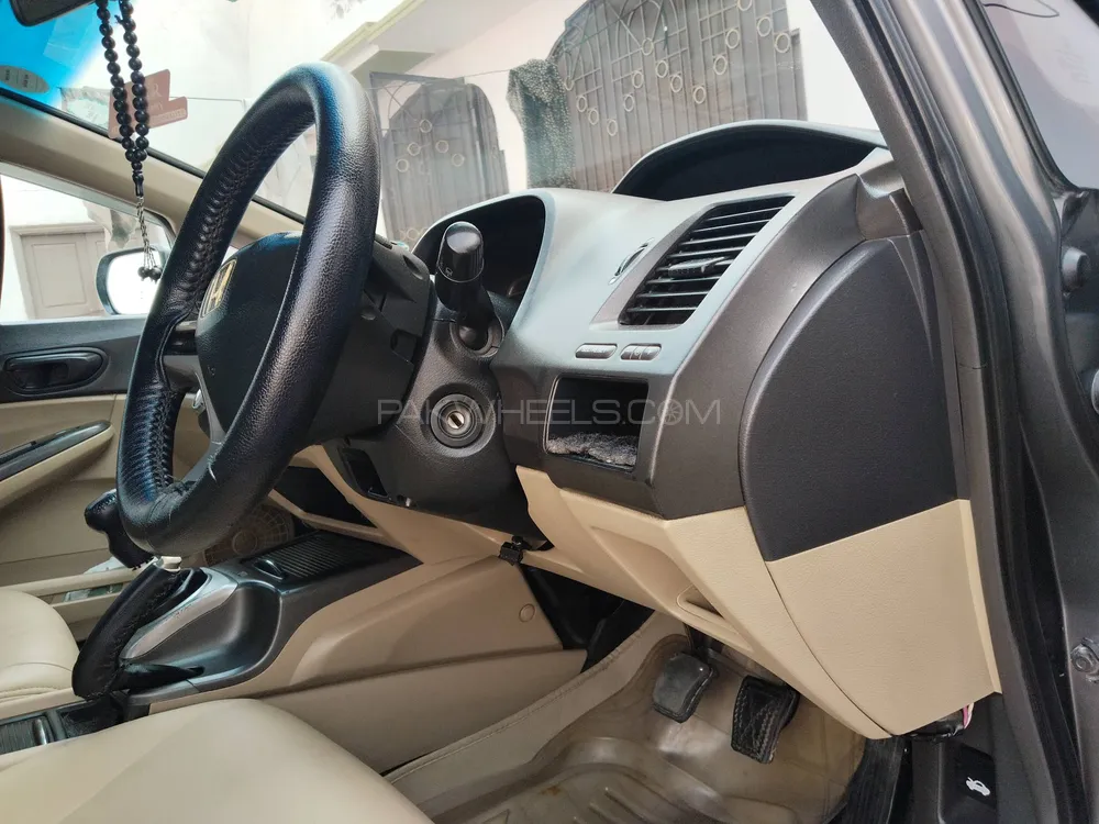 Honda Civic 2010 for Sale in Pattoki Image-1