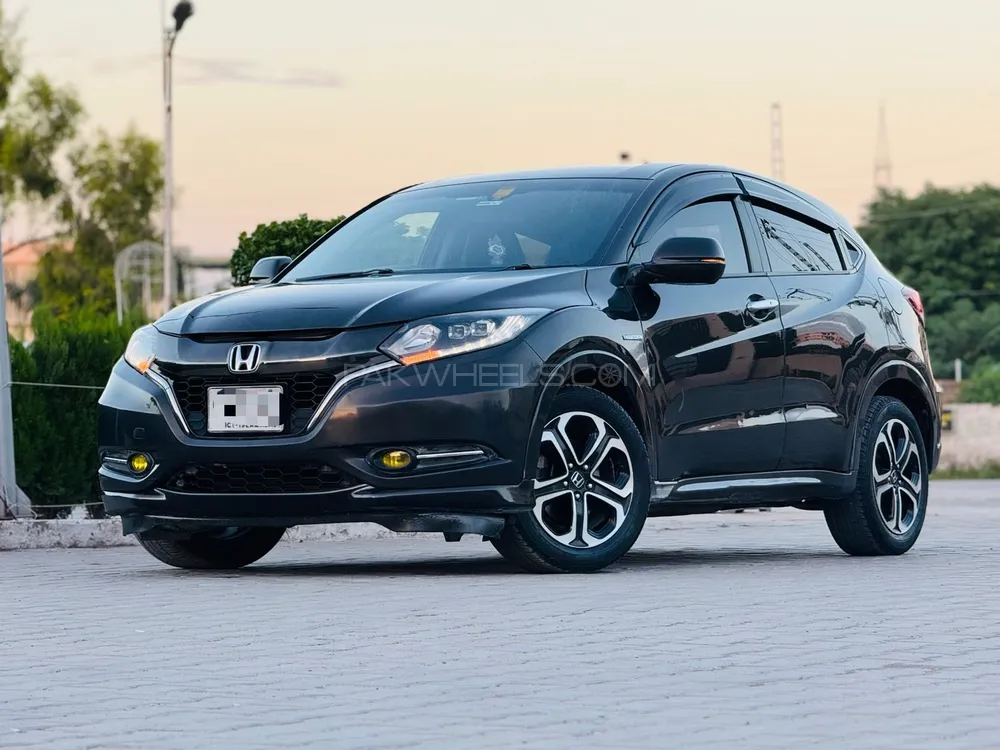 Honda Vezel 2015 for Sale in Islamabad Image-1