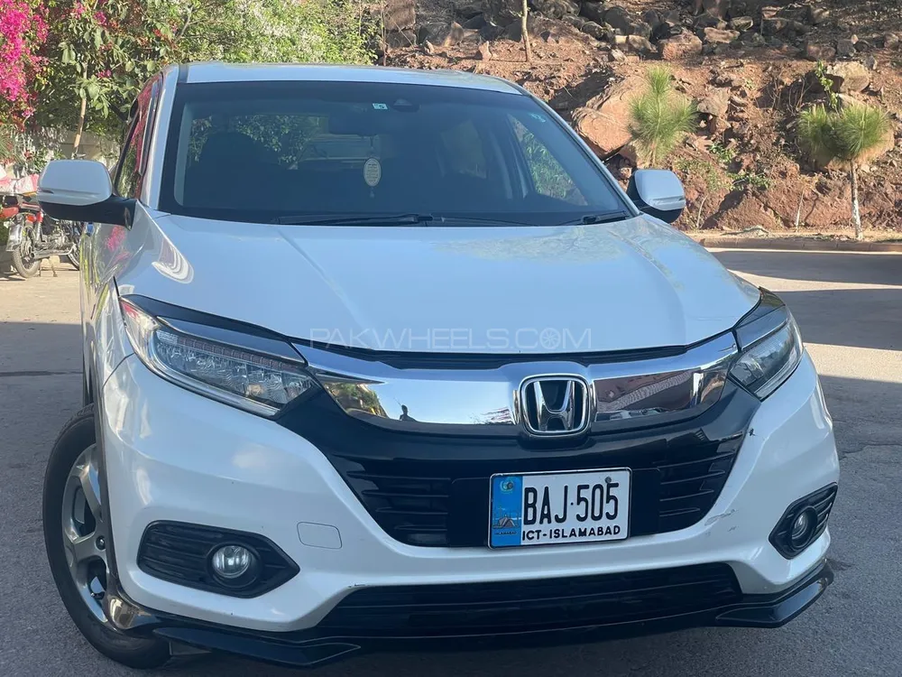 Honda Vezel 2018 for Sale in Islamabad Image-1