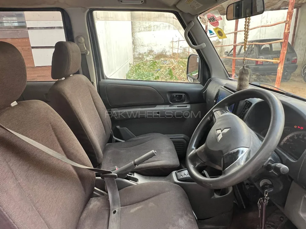 Mitsubishi Town Box 2011 for Sale in Karachi Mitsubishi Town Box 2011 for Sale in Karachi Image-6