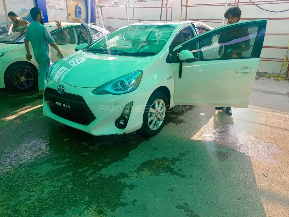 Toyota Aqua 2015 for Sale in Peshawar Image-1