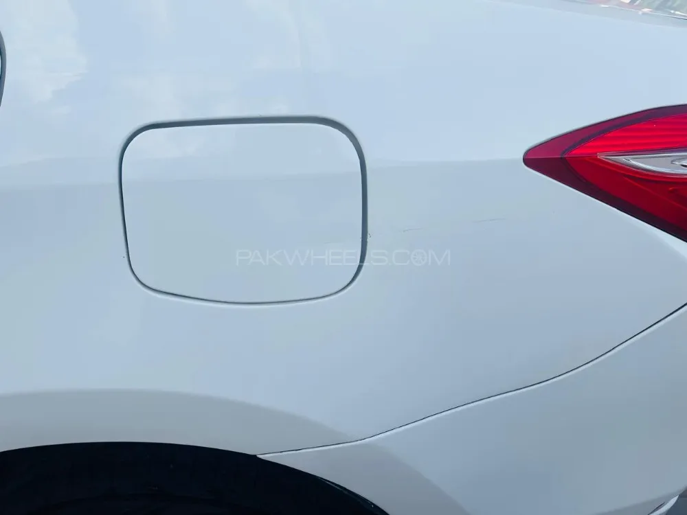 Toyota Corolla 2015 for Sale in Rawalpindi Image-1