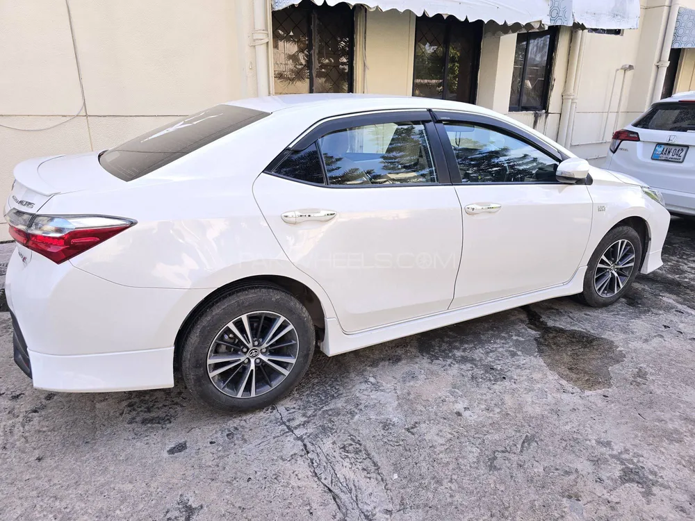 Toyota Corolla 2021 for Sale in Islamabad Image-1