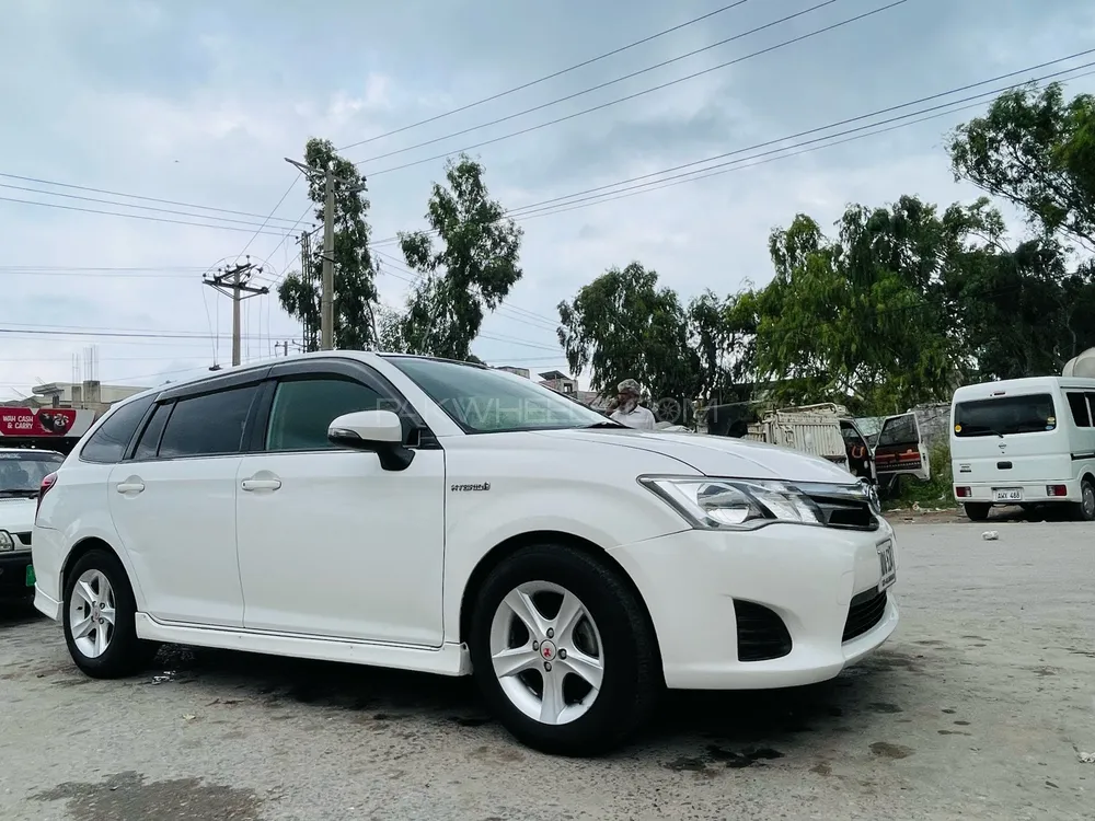 Toyota Corolla Fielder 2014 for Sale in Rawalpindi Image-1